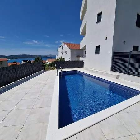 Апартаменты Luxury Sea View *